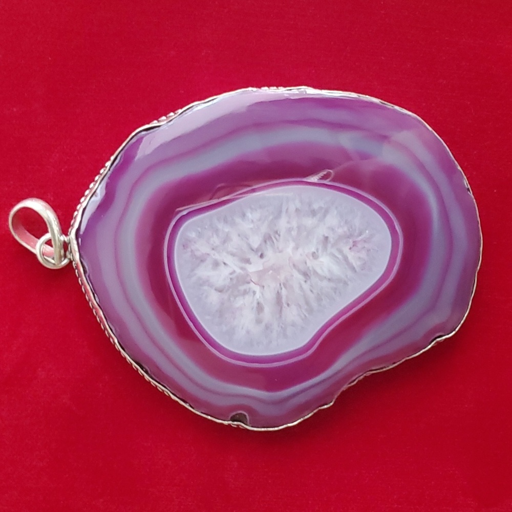 Agate Geode Crystal - Statement Pendant - Picture 8 of 11